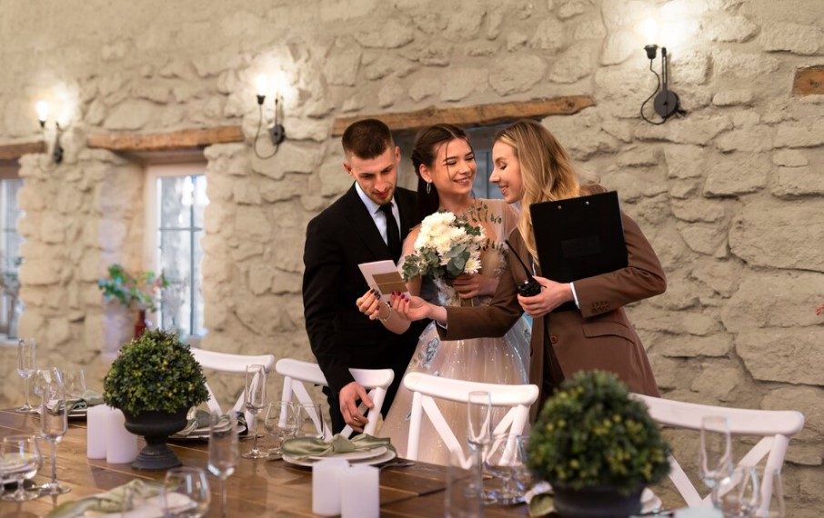A Guide To Using Sparklers Indoors At A Wedding