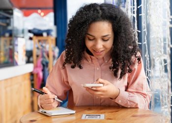 Analyzing the Benefits of Using Affordable Alternatives to WhatsApp Web: A Comprehensive Guide for Budget-Conscious Users.